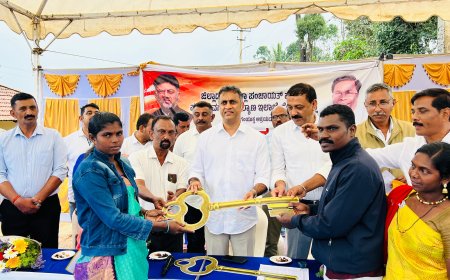 ಕೆದಮುಳ್ಳೂರು ಗ್ರಾಮ ಪಂಚಾಯಿತಿ ವ್ಯಾಪ್ತಿಯಲ್ಲಿ ಬಡವರಿಗೆ 43 ಮನೆಗಳನ್ನು ಹಸ್ತಾಂತರಿಸಿದ ಶಾಸಕ ಎಎಸ್ ಪೊನ್ನಣ್ಣ