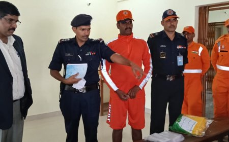 ಎನ್‍ಡಿಆರ್‍ಎಫ್ ತಂಡ ಭೇಟಿ; ಮಾಡಿ ಮಾಹಿತಿ ಪಡೆದ ಜಿಲ್ಲಾಧಿಕಾರಿ