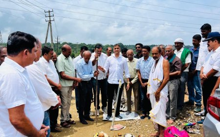 ಪೊನ್ನಪ್ಪಸಂತೆ-ಬಾಳಲೆ ರಸ್ತೆ ಅಭಿವೃದ್ಧಿಗೆ ಚಾಲನೆ: ₹2.30 ಕೋಟಿ ವೆಚ್ಚದ ಕಾಮಗಾರಿಗೆ ಶಾಸಕ ಎ.ಎಸ್ ಪೊನ್ನಣ್ಣ ಭೂಮಿ ಪೂಜೆ