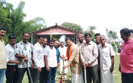 ಕುಶಾಲನಗರ: ಶ್ರೀ ಮುತ್ತಪ್ಪ ದೇವಾಲಯ ಆವರಣದಲ್ಲಿ 50 ಲಕ್ಷ ವೆಚ್ಚದ ಬಯಲು ರಂಗಮಂದಿರ, ಸಮುದಾಯ ಭವನಕ್ಕೆ ಭೂಮಿಪೂಜೆ