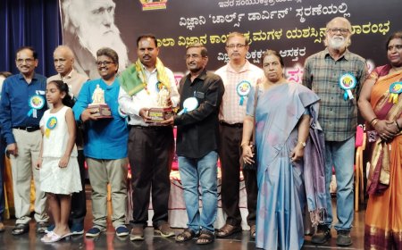 ಸರ್ಕಾರಿ ಪ್ರೌಢಶಾಲಾ ಮುಖ್ಯೋಪಾಧ್ಯಾಯ  ಟಿ.ಜಿ.ಪ್ರೇಮಕುಮಾರ್ ಅವರಿಗೆ ವಿಜ್ಞಾನಿ ಡಾ ಡಾರ್ವಿನ್ ಪ್ರಶಸ್ತಿ