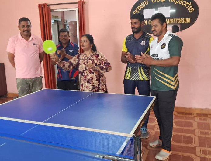 ಪತ್ರಕರ್ತರಿಗೆ ಜಿಲ್ಲಾ ಮಟ್ಟದ ಒಳಾಂಗಣ ಕ್ರೀಡಾಕೂಟ, ಕೊಡಗು ಪ್ರೆಸ್ ಕ್ಲಬ್ ಡೇ ಪ್ರಯುಕ್ತ ನಡೆದ ಪಂದ್ಯಾವಳಿ; ಜಿಲ್ಲೆಯ ವಿವಿಧೆಡೆಯ ಪತ್ರಕರ್ತರು ಭಾಗಿ