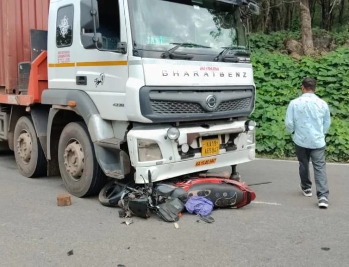 ದೇವರಕೊಲ್ಲಿ : ಬೈಕ್ ಮತ್ತು ಲಾರಿ, ಅಪಘಾತ ಇಬ್ಬರಿಗೆ ಗಾಯ