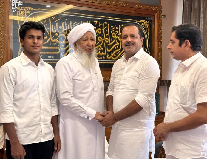 ಎ.ಪಿ. ಅಬೂಬಕ್ಕರ್ ಮುಸ್ಲಿಯಾರ್ ಅವರನ್ನು ಭೇಟಿಯಾದ ಸಚಿವ ಯು.ಟಿ. ಖಾದರ್
