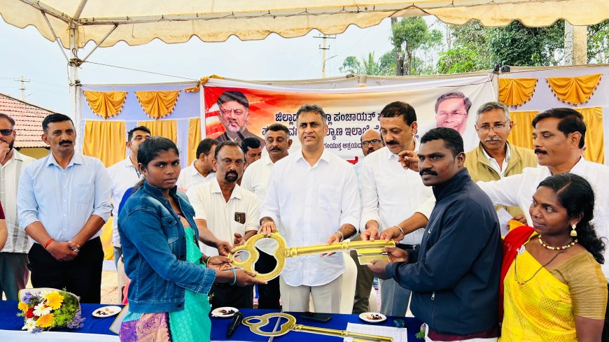 ಕೆದಮುಳ್ಳೂರು ಗ್ರಾಮ ಪಂಚಾಯಿತಿ ವ್ಯಾಪ್ತಿಯಲ್ಲಿ ಬಡವರಿಗೆ 43 ಮನೆಗಳನ್ನು ಹಸ್ತಾಂತರಿಸಿದ ಶಾಸಕ ಎಎಸ್ ಪೊನ್ನಣ್ಣ