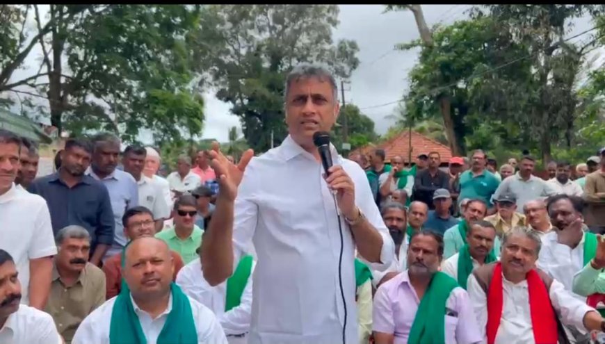ಅರಣ್ಯ ಇಲಾಖೆ ವಿರುದ್ಧ ರೈತ ಸಂಘದಿಂದ ಪ್ರತಿಭಟನೆ : ಪ್ರತಿಭಟನಾ ಸ್ಥಳಕ್ಕೆ ಭೇಟಿ ನೀಡಿದ ಶಾಸಕ ಎ.ಎಸ್ ಪೊನ್ನಣ್ಣ