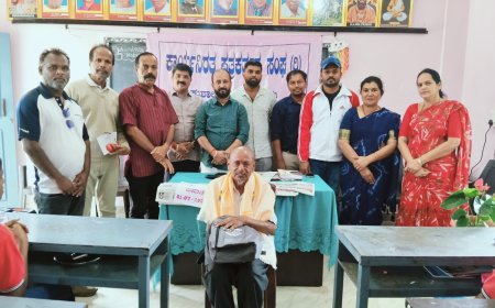 ಪತ್ರಿಕಾ ದಿನಾಚರಣೆ: ಶಾಲಾ ವಿದ್ಯಾರ್ಥಿಗಳಿಗೆ ನೋಟ್ ಬಕ್ ವಿತರಣೆ