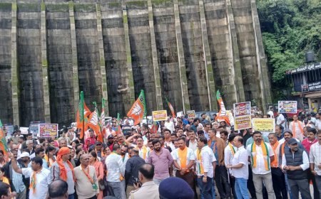 ಮಡಿಕೇರಿಯಲ್ಲಿ ಕಾಂಗ್ರೆಸ್ ‌ವಿರುದ್ಧ ಬಿಜೆಪಿ ಪ್ರತಿಭಟನೆ