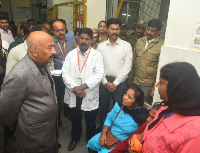 ಉಪ ಲೋಕಾಯುಕ್ತ ನ್ಯಾಯಮೂರ್ತಿ ಕೆ.ಎನ್.ಫಣೀಂದ್ರ ಅವರಿಂದ   ಜಿಲ್ಲಾಸ್ಪತ್ರೆ, ಉದ್ಯಾನವನ, ಆರ್‍ಟಿಒ ಕಚೇರಿ, ವೈದ್ಯಕೀಯ ಕಾಲೇಜು ವಿದ್ಯಾರ್ಥಿ ನಿಲಯಕ್ಕೆ ಭೇಟಿ; ಪರಿಶೀಲನೆ