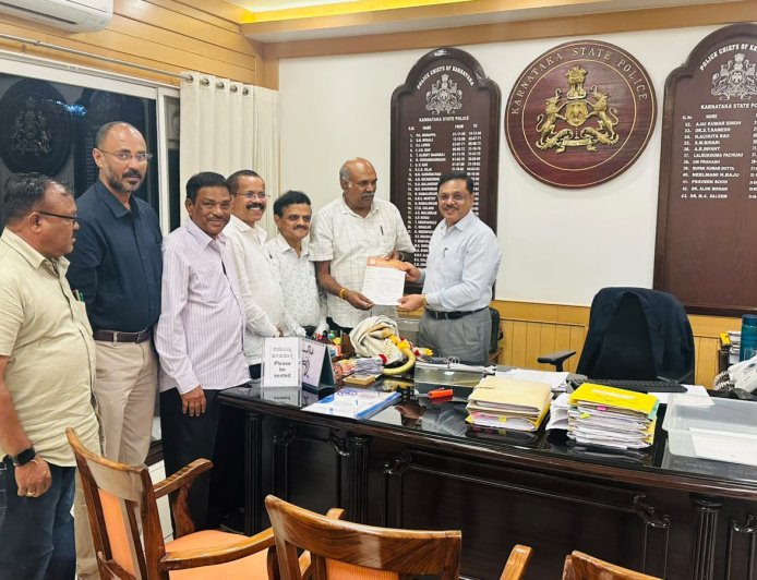 ಡಿಜಿಪಿ ಭೇಟಿ ಮಾಡಿದ ಕೆಯುಡಬ್ಲೂಜೆ ನಿಯೋಗ: ನಕಲಿ ಪತ್ರಕರ್ತರ ಮೇಲೆ ಕ್ರಮಕ್ಕೆ ಆಗ್ರಹ ಆರ್‌ಟಿಐ ಪತ್ರಕರ್ತರ ಮೆಲೆ ನಿಗಾಕ್ಕೆ ಮನವಿ