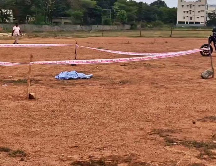 ನಾಯಿಗಳು ಎಳೆದೊಯ್ದ ರುಂಡದಿಂದ ಬಯಲಾದ ಯುವಕನ ಆತ್ಮಹತ್ಯೆ