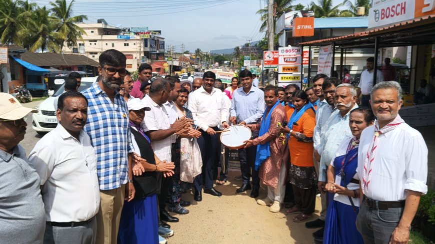ಕುಶಾಲನಗರ : ಮತದಾರರ ಪಟ್ಟಿ ಪರಿಷ್ಕರಣೆ  ಕುರಿತ ಜಾಗೃತಿ ಜಾಥಾಗೆ ಜಿಲ್ಲಾಧಿಕಾರಿ ಸೋಮಶೇಖರ್ ಚಾಲನೆ