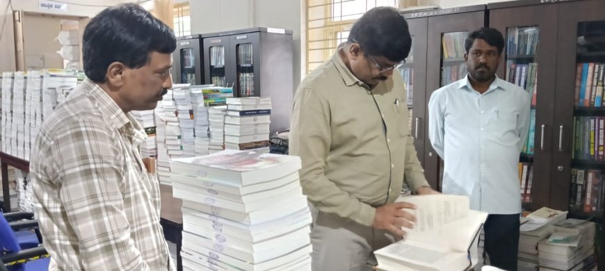 ನಗರಸಭೆ ಹಾಗೂ ನಗರ ಜಿಲ್ಲಾ ಕೇಂದ್ರ ಗ್ರಂಥಾಲಯಕ್ಕೆ ಜಿಲ್ಲಾಧಿಕಾರಿ ಭೇಟಿ