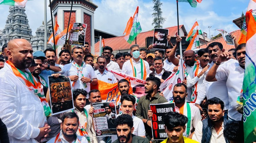 ನೀಟ್ ಪತ್ರಿಕೆ ಸೋರಿಕೆ : ವಿರಾಜಪೇಟೆ ಬ್ಲಾಕ್ ಕಾಂಗ್ರೆಸ್ ನೇತೃತ್ವದಲ್ಲಿ ಬೃಹತ್ ಪ್ರತಿಭಟನೆ