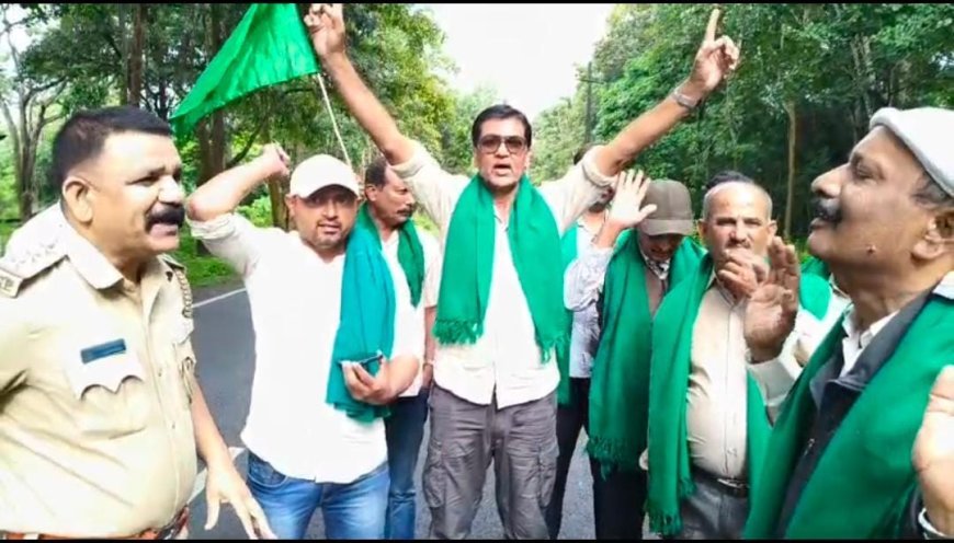 ಬಿಡದಿಗೆ ಹೊರಟಿದ್ದ ನೂರಾರು ರೈತರನ್ನು ಕೊಡಗಿನ ಗಡಿಭಾಗದಲ್ಲೇ ತಡೆದ ಪೊಲೀಸರು