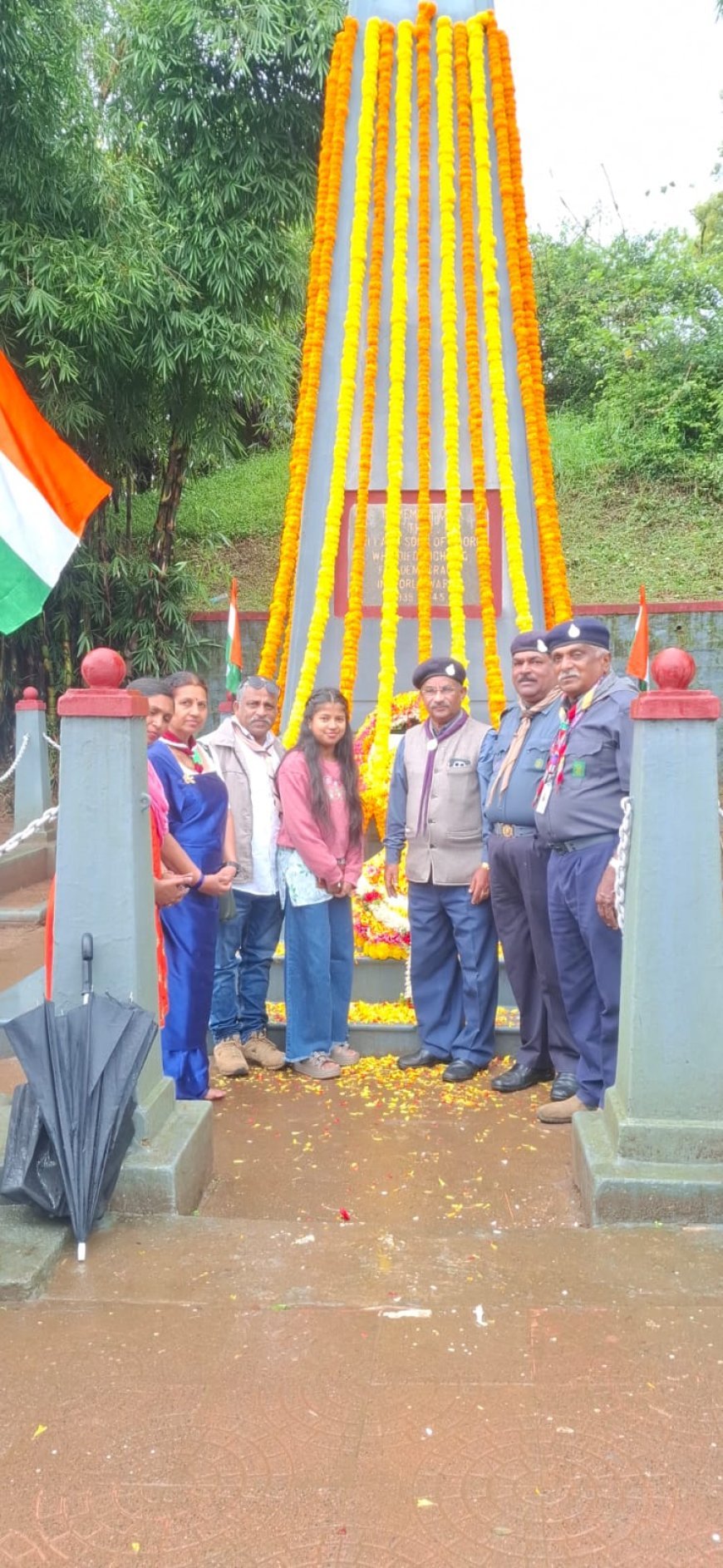 ಯುದ್ಧ ಸ್ಮಾರಕದಲ್ಲಿ ಕಾರ್ಗಿಲ್ ಹುತಾತ್ಮರ ನೆನಪು: ಸ್ಕೌಟ್ಸ್, ಗೈಡ್ಸ್ ನಿಂದ ಪುಷ್ಪ ನಮನ"