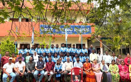ನೇರುಗಳಲೆ ಸರ್ಕಾರಿ ಪ್ರೌಢಶಾಲಾ  ವಿದ್ಯಾರ್ಥಿಗಳಿಗೆ ಉಚಿತ ಟ್ರ್ಯಾಕ್ ಸೂಟ್ ವಿತರಣೆ