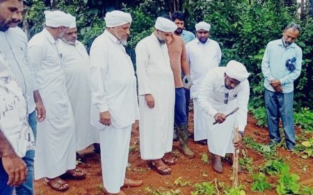 ಸಮಸ್ತ ಶತಮಾನೋತ್ಸವದ ಪ್ರಯುಕ್ತ ಮುಅಲ್ಲಿಂ ಭವನ ಯೋಜನೆ:-ಕೊಳಕೇರಿಯಲ್ಲಿ ನಾಲ್ಕನೇ ಮನೆ ನಿರ್ಮಾಣಕ್ಕೆ ಶಂಕು ಸ್ಥಾಪನೆ