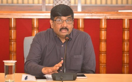 ವಿಶೇಷಚೇತನರ ಅಹವಾಲು ಆಲಿಸಿದ ಜಿಲ್ಲಾಧಿಕಾರಿ  :  ವಿಶೇಷಚೇತನರ ಕುಂದುಕೊರತೆ ಸಕಾಲದಲ್ಲಿ ಸ್ಪಂದಿಸಿ: ಸೋಮಶೇಖರ್