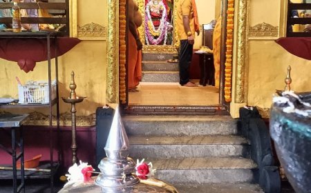 ವರಮಹಾಲಕ್ಷ್ಮಿ ಪೂಜೆ: ಪ್ರಸಾದ ವಿತರಣೆ ಹಾಗೂ ಅನ್ನಸಂತರ್ಪಣೆ