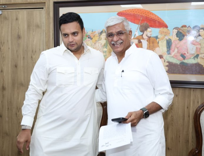 ಭಾರತದ 50 ಜಾಗತಿಕ ಮಟ್ಟದ ಸ್ಪರ್ಧಾತ್ಮಕ ಪ್ರವಾಸಿ ತಾಣಗಳ ಪಟ್ಟಿಯಲ್ಲಿ ಮೈಸೂರನ್ನು ಸೇರಿಸಲು ಕೇಂದ್ರ ಪ್ರವಾಸೋದ್ಯಮ ಸಚಿವರನ್ನು ಭೇಟಿಯಾದ ಸಂಸದ  ಯದುವೀರ್ ಒಡೆಯರ್