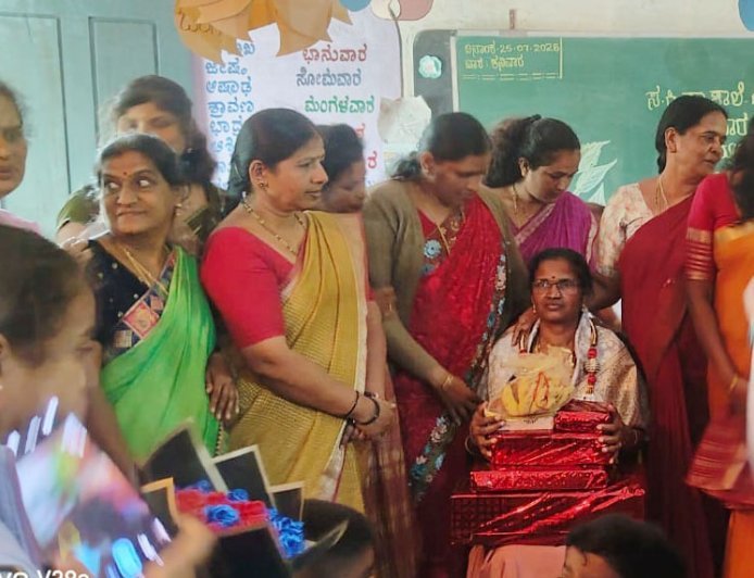 ಶಿಕ್ಷಕಿ ಬಿ.ಡಿ.ವನಜಾಕ್ಷಿಗೆ ಬೀಳ್ಕೊಡುಗೆ