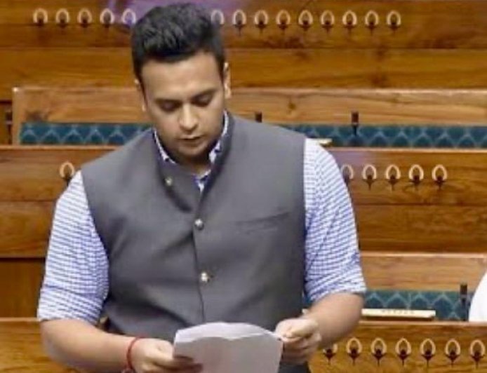 ಅಲ್ಪಸಂಖ್ಯಾತರ ಕಲ್ಯಾಣ ಯೋಜನೆಗಳಲ್ಲಿ ಕೃತಕ ಬುದ್ಧಿಮತ್ತೆ (AI) ಬಳಕೆ ಕುರಿತು ಸಂಸತ್‌ನಲ್ಲಿ ಪ್ರಶ್ನಿಸಿದ ಸಂಸದ  ಯದುವೀರ್ ಕೃಷ್ಣದತ್ತ ಚಾಮರಾಜ ಒಡೆಯರ್