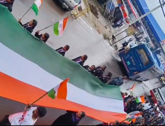 ಗೋಣಿಕೊಪ್ಪ: 500 ಮೀಟರ್ ಉದ್ದದ ತಿರಂಗ ಯಾತ್ರೆ