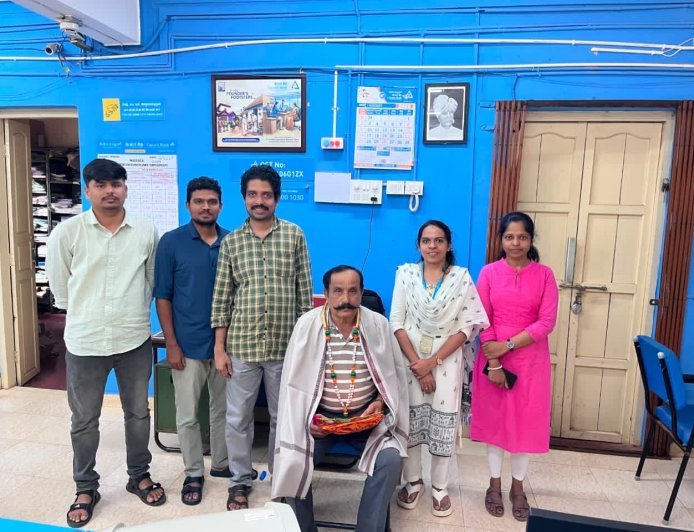 ಬಾಳೆಲೆ ಕೆನರಾ ಬ್ಯಾಂಕ್ ವತಿಯಿಂದ ನಿವೃತ್ತ ಯೋಧ ಮುಕ್ಕಾಟಿರ ಕಾವೇರಪ್ಪ ಅವರಿಗೆ ಸನ್ಮಾನ