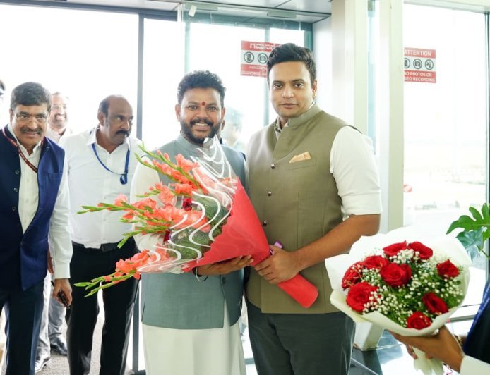 ಮೈಸೂರಿನಲ್ಲಿ ಮೊದಲ ಬಾರಿಗೆ ನಾಗರಿಕ ವಿಮಾನಯಾನ ಇಲಾಖೆಯ ಸಮಾಲೋಚನಾ ಸಮಿತಿ ಸಭೆ; ಉತ್ತಮ ವಿಮಾನ ಸಂಪರ್ಕ ಮತ್ತು ವಿಮಾನ ನಿಲ್ದಾಣ ವಿಸ್ತರಣೆಗೆ ಸಂಸದ ಯದುವೀರ್ ಒತ್ತಾಯ