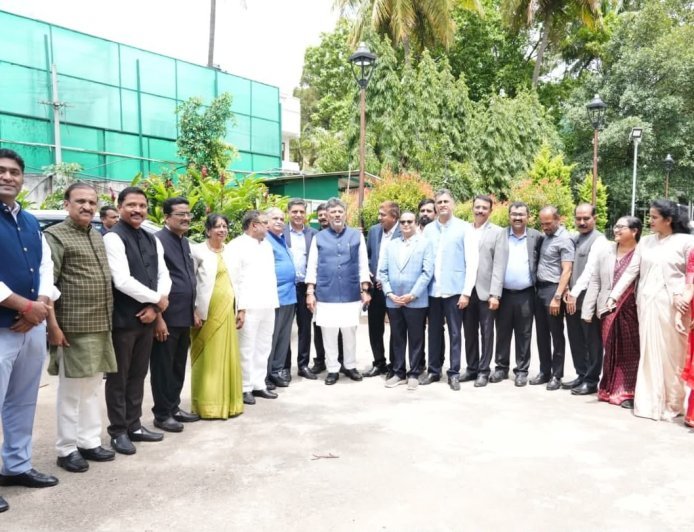 ಮುಖ್ಯಮಂತ್ರಿ ಡಿಕೆ ಶಿವಕುಮಾರ್ ಹಾಗೂ ಎಎಸ್ ಪೊನ್ನಣ್ಣ ಅವರನ್ನು ಭೇಟಿ ಮಾಡಿದ ಬಾರ್ ಕೌನ್ಸಿಲ್ ಸದಸ್ಯರು