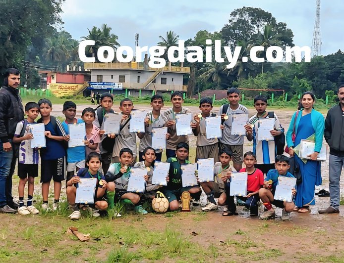 ಫುಟ್ಬಾಲ್; ನಾಪೋಕ್ಲು ಸೇಕ್ರೆಡ್ ಹಾರ್ಟ್ಸ್  ತಾಲೂಕು ಮ್ಯಟಕ್ಕೆ ಆಯ್ಕೆ