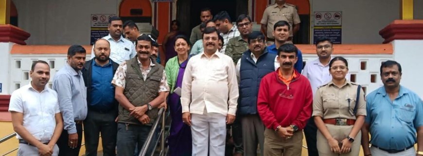 ಓಂಕಾರೇಶ್ವರ ದೇವಸ್ಥಾನಕ್ಕೆ ಭೇಟಿ ನೀಡಿದ ಸಚಿವ ಪಿ.ಎಂ ನರೇಂದ್ರ ಸ್ವಾಮಿ