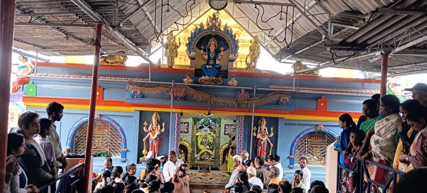 ವಿರಾಜಪೇಟೆ: ಶ್ರೀ ದಕ್ಷಿಣ ಮಾರಿಯಮ್ಮ ದೇವಸ್ಥಾನದಲ್ಲಿ ಆಷಾಢ ಮಾಸದ ನಾಲ್ಕನೇ ಶುಕ್ರವಾರದ ಪ್ರಯುಕ್ತ ವಿಶೇಷ ಪೂಜಾ ಮಹೋತ್ಸವ