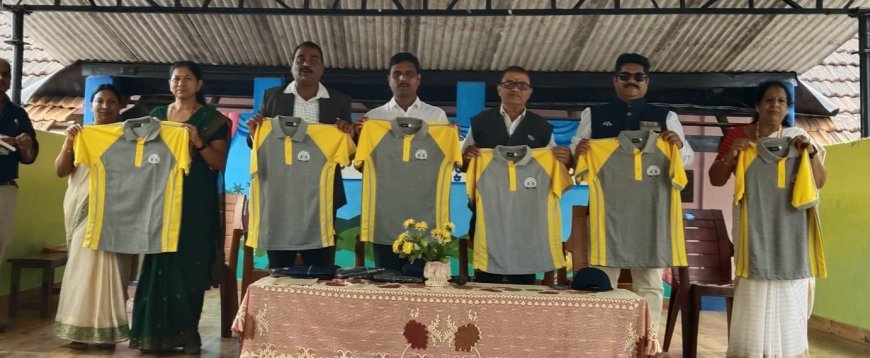 ಗೋಣಿಕೊಪ್ಪ ಕರ್ನಾಟಕ ಪಬ್ಲಿಕ್ ಸ್ಕೂಲ್ ವಿದ್ಯಾರ್ಥಿಗಳಿಗೆ  ಸಮವಸ್ತ್ರ ವಿತರಣೆ