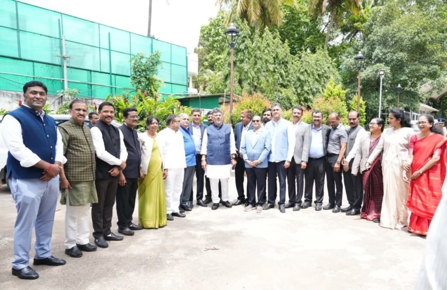 ಮುಖ್ಯಮಂತ್ರಿ ಡಿಕೆ ಶಿವಕುಮಾರ್ ಹಾಗೂ ಎಎಸ್ ಪೊನ್ನಣ್ಣ ಅವರನ್ನು ಭೇಟಿ ಮಾಡಿದ ಬಾರ್ ಕೌನ್ಸಿಲ್ ಸದಸ್ಯರು